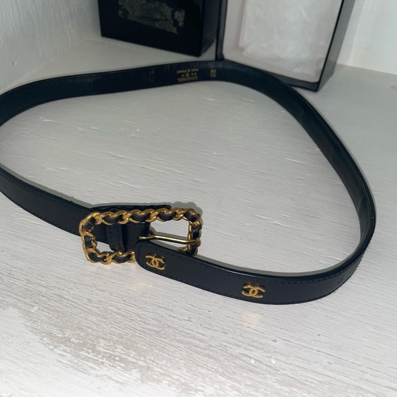 SPECIAL SALE‼️ Authentic vintage Chanel black leather belt + CC logos. - Picture 5 of 10